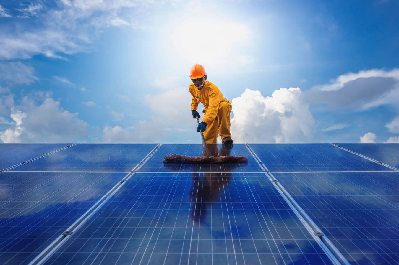 Solar Panel Cleaning: Does it make sense?